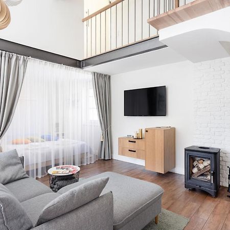 3 Bedroom Apartment 24H Self Check In, Free Parking, Ac, Fireplace วิลนีอุส ภายนอก รูปภาพ